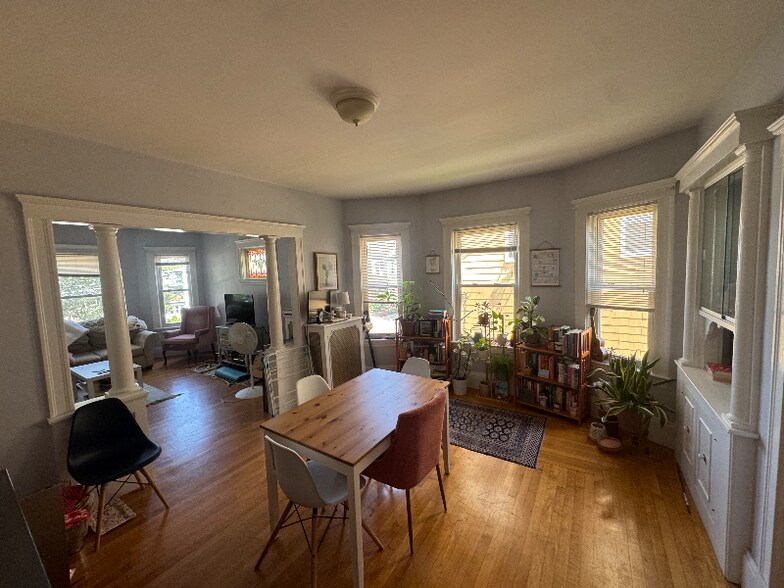 Building Photo - 127 Walnut St