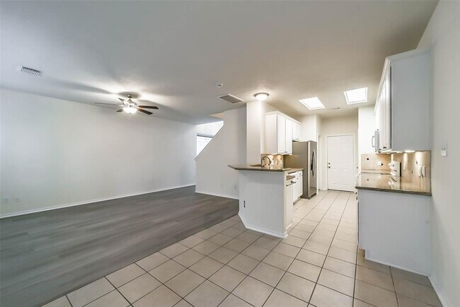 Building Photo - 246 W Stedhill Loop