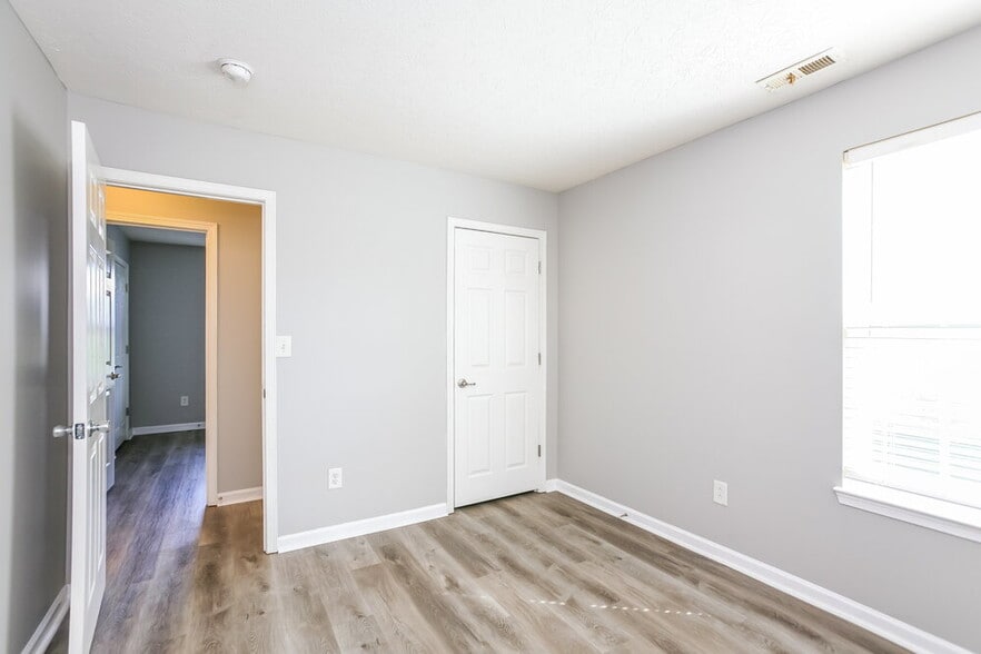 Building Photo - 8415 Gates Corner Dr