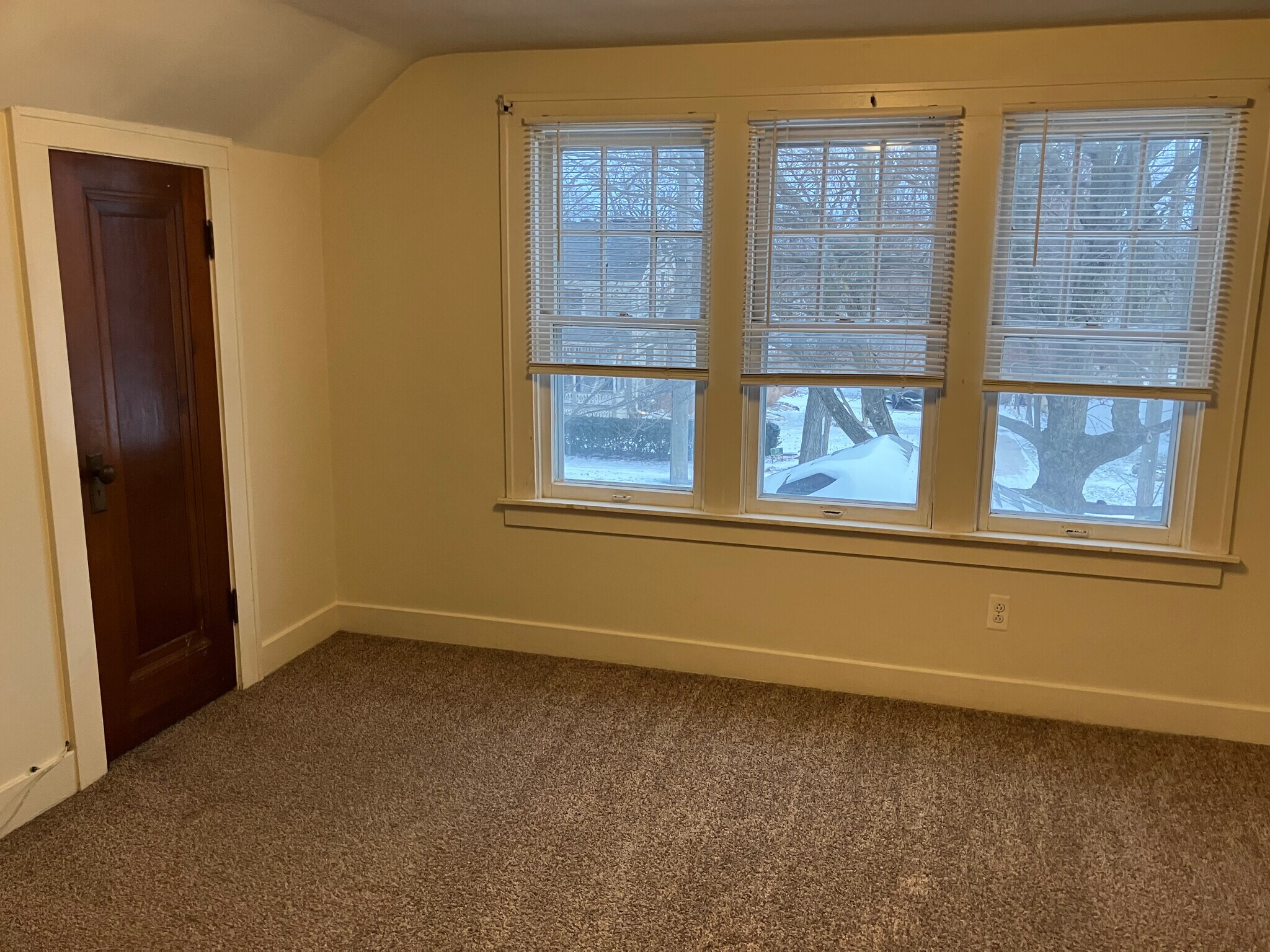 Master Bedroom - 222 N Court St