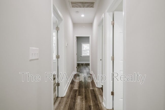Building Photo - 218 E 34th St