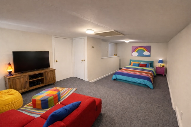 Building Photo - 376 Park Ave