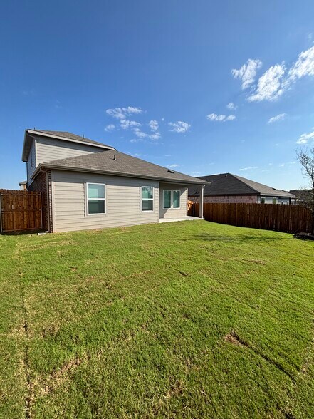 Building Photo - 3303 Sweetwater Way