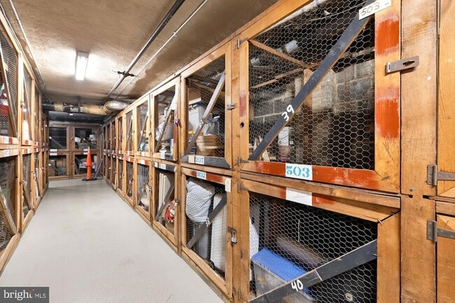 Building Photo - 4390 Lorcom Ln