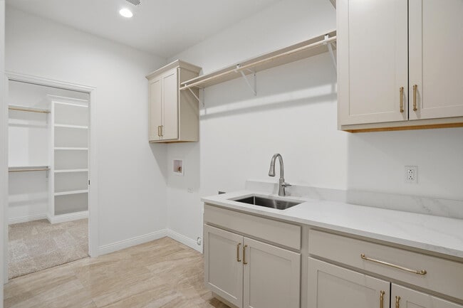 Building Photo - 2700 Easley Cabin Cir