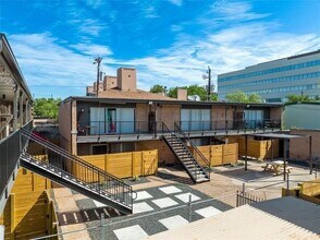 Building Photo - 3262 Branard St