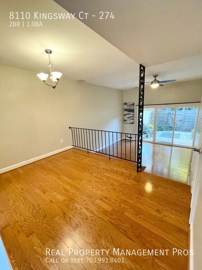 Building Photo - UPDATED 2 BEDROOM HOME - PRVATE BACK YARD ...