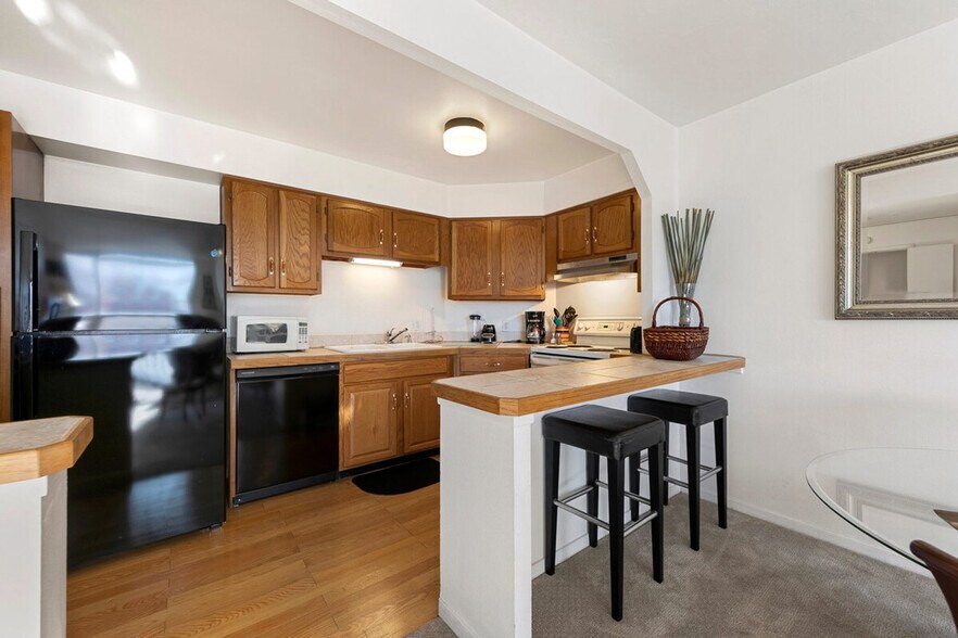 Building Photo - 1675 Larimer St