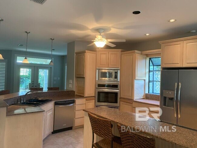 Building Photo - 30793 Pine Ct