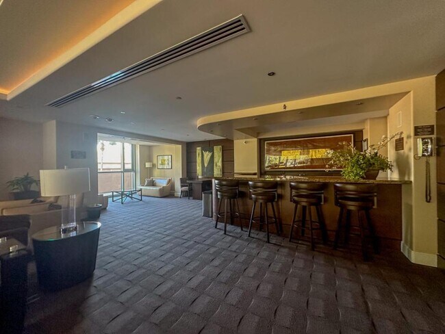 Building Photo - 5068 Scholarship