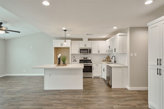 Building Photo - 1014 Graham Dr