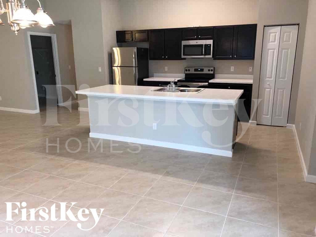 Building Photo - 4162 SW Muncie St