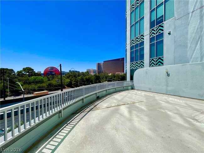 Building Photo - 360 E Desert Inn Rd