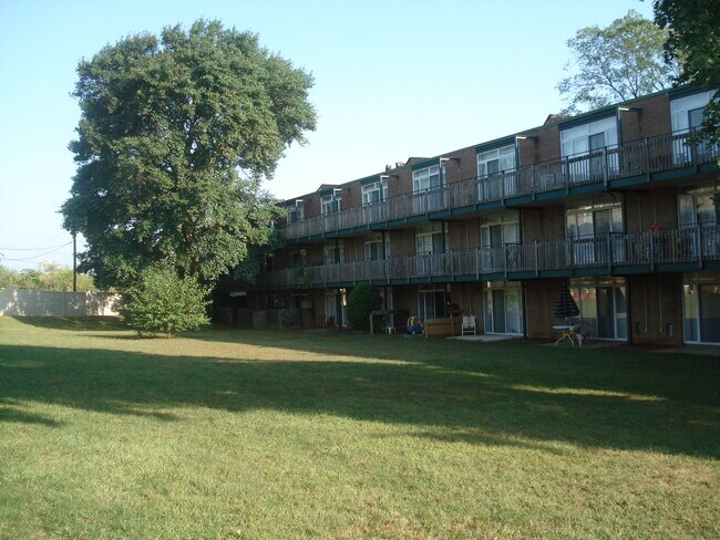 Interior Photo - Creswood Apartments