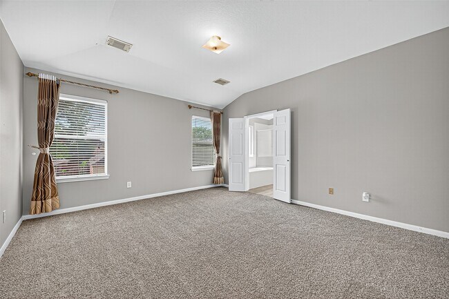 Building Photo - 2111 Castle Gardens Ln