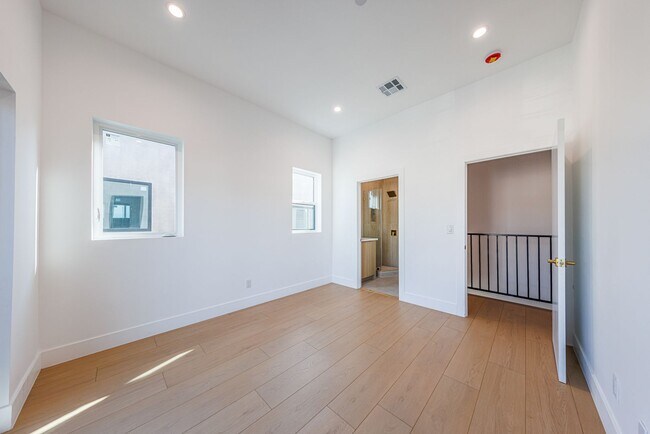 Building Photo - 5931 Woodman Ave