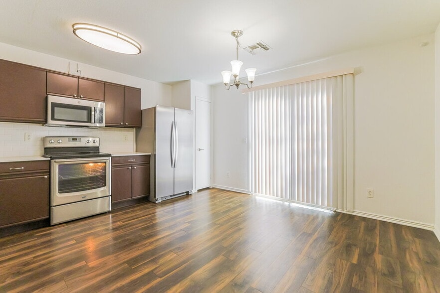 Building Photo - 8505 E Meseto Ave