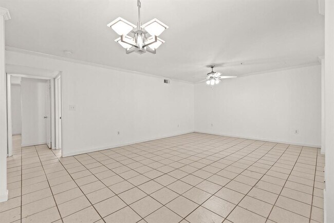 Building Photo - 501 W 26th St