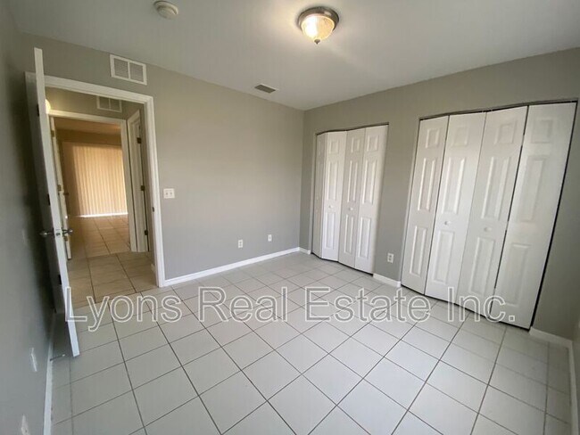 Building Photo - 4543 20th St SW