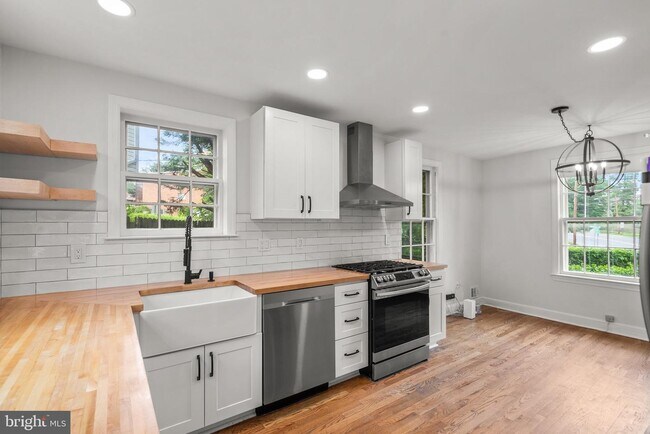 Building Photo - 2200 Windham Ln