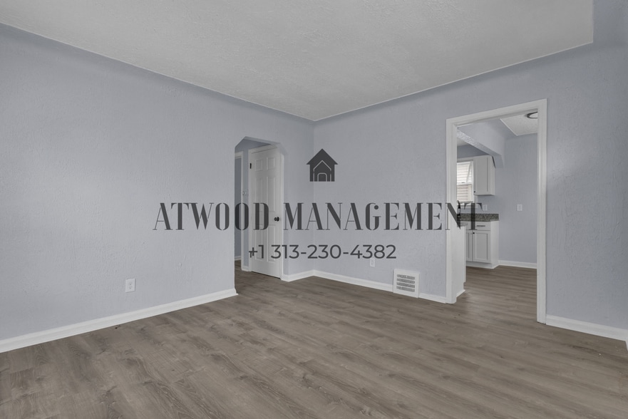 Building Photo - This beautifully updated 3-bedroom, 1-bath single-family home is ready for move-in!