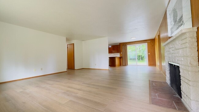 Building Photo - Air Conditioned 3 Bedroom Fully Fenced Yard in the Heart of Lacey - Available Now.