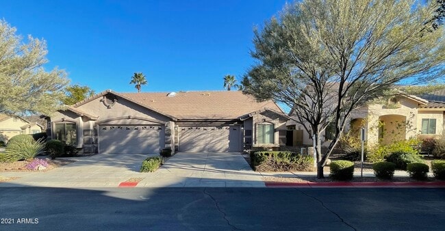 Building Photo - 2250 E Deer Valley Dr