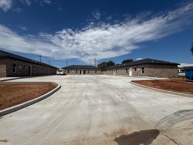 Building Photo - 708 West St