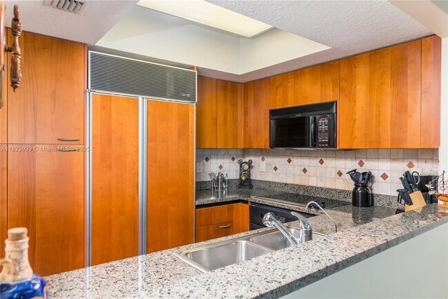 Building Photo - 1500 Ocean Dr