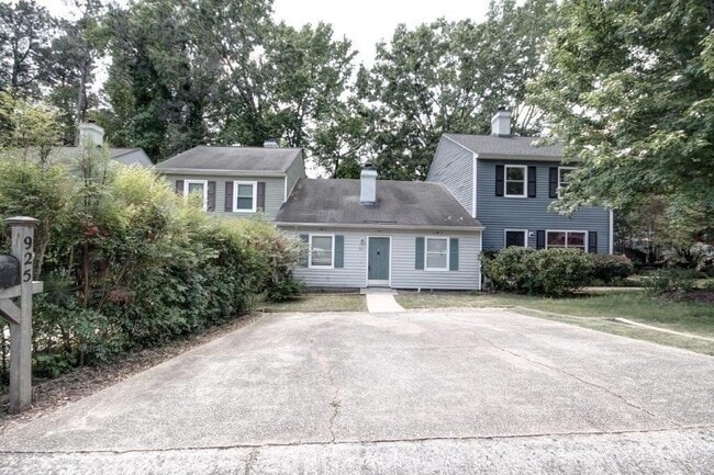 Building Photo - 925 Westland Dr SW