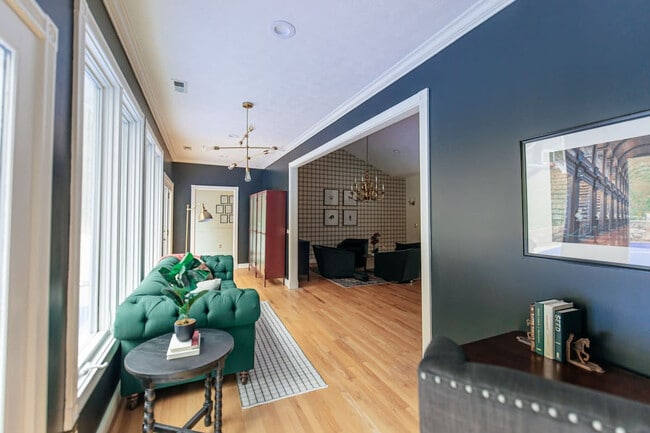 Building Photo - 33 Pinners Ln