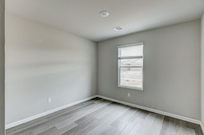 Building Photo - Brand New 4 Bed For Lease in Sara Park
