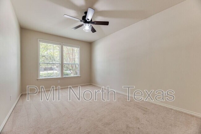 Building Photo - 3394 Overhill Dr