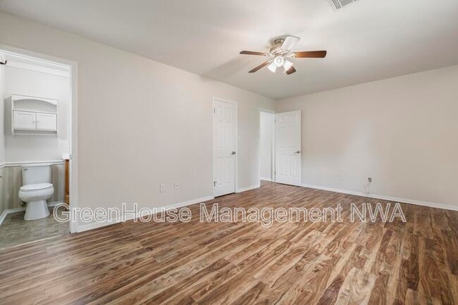 Building Photo - 2101 W Tulsa St
