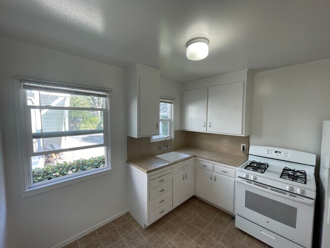 Building Photo - 25 Duane St