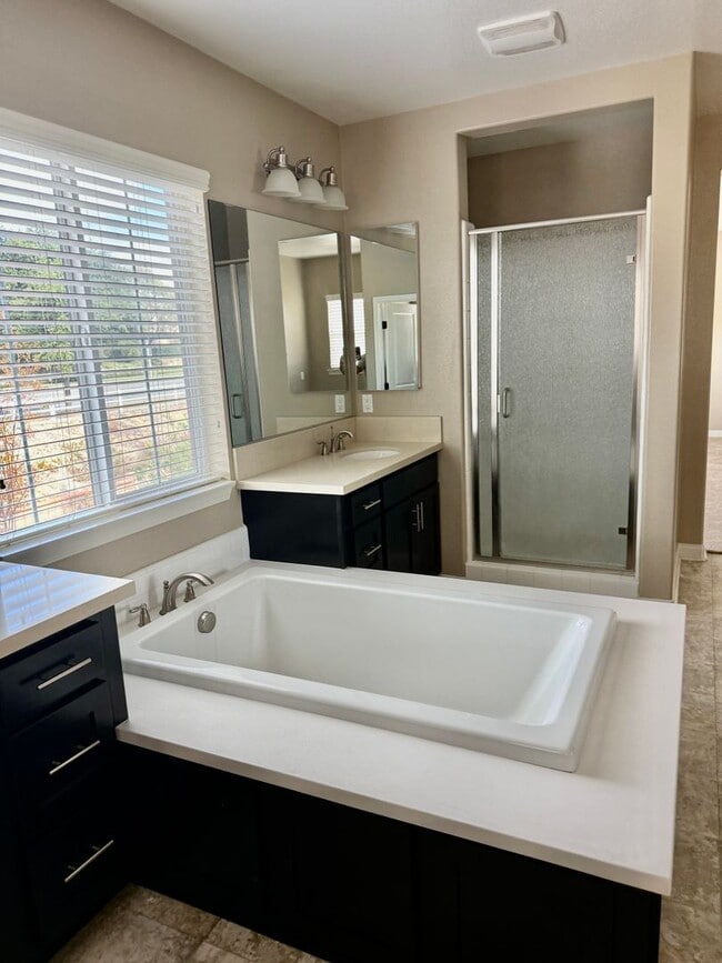 Building Photo - Executive Home in Temecula