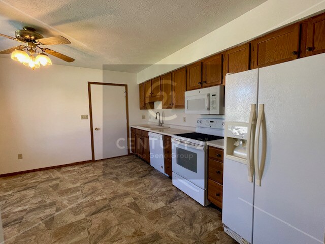 Building Photo - 323 Westview Dr