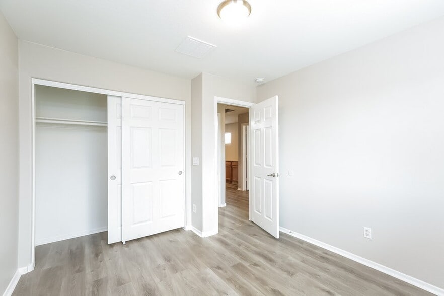 Building Photo - 3020 S 94th Ave