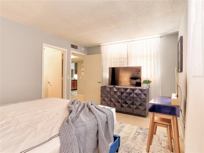 Building Photo - 133 Wild Palm Dr