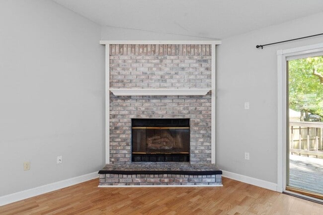 Building Photo - Ideal Niceville Location!