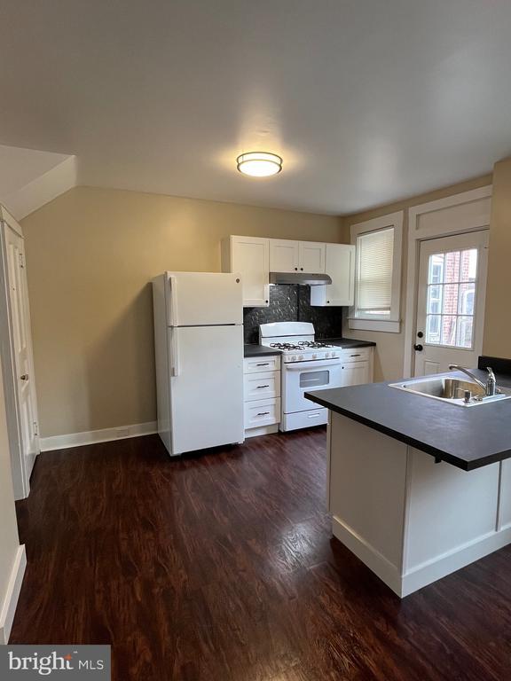 Building Photo - 143 Old Dorwart St