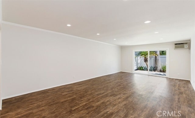Building Photo - 18641 Oriente Dr