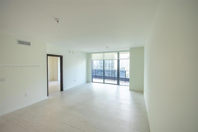 Building Photo - 1000 Brickell Plaza