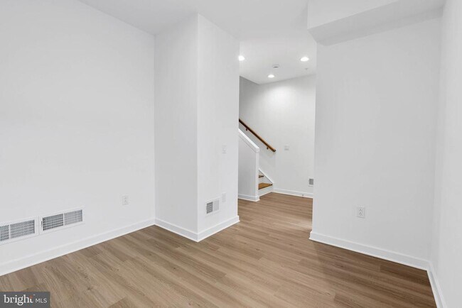 Building Photo - 3000 Schirra Ln