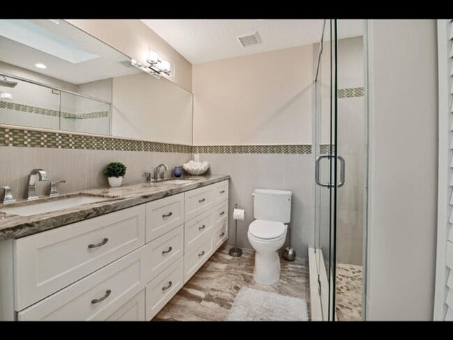 Building Photo - 451 N Lyra Cir