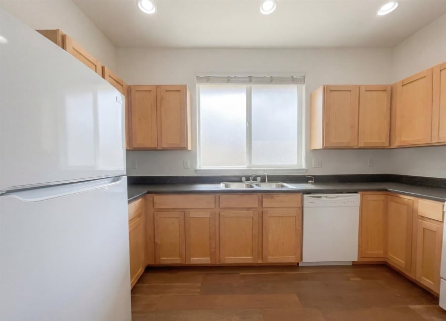 Building Photo - 444 Stonebrook Dr