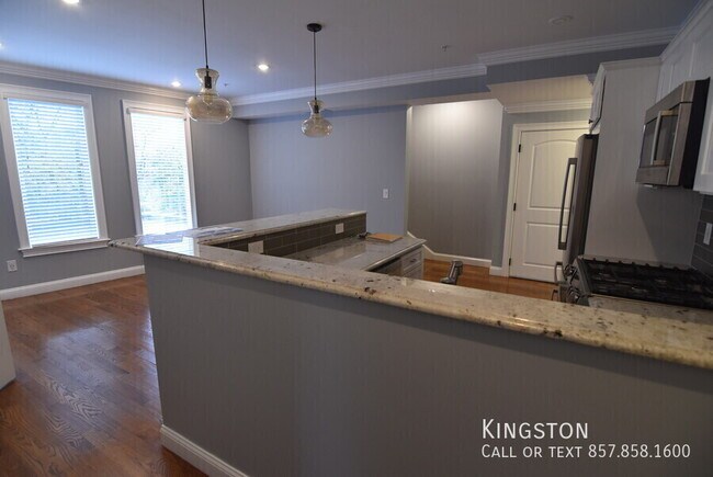 Building Photo - 42 Hyde Park Ave