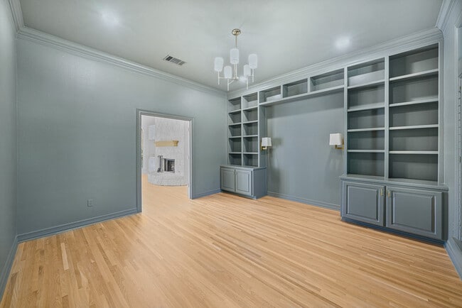 Building Photo - 5305 Cuesta Verde