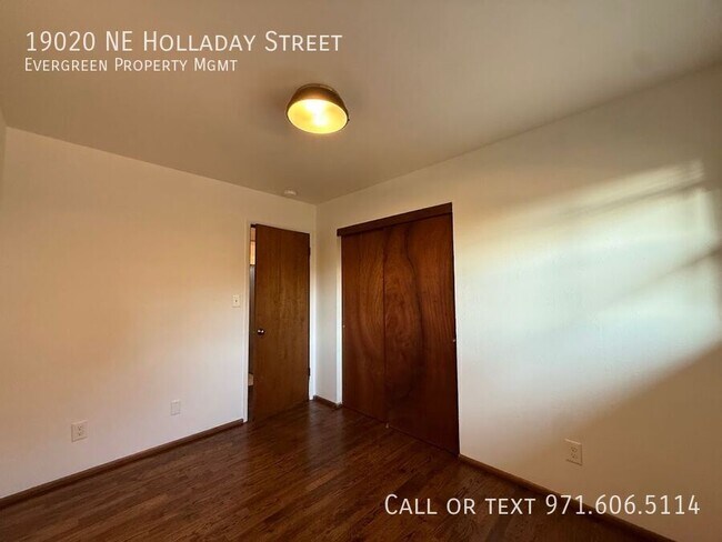 Building Photo - 19020 NE Holladay St