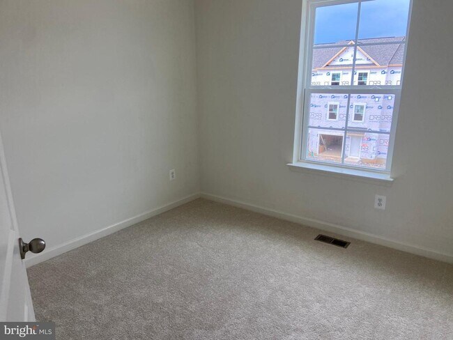 Building Photo - 255 Clifton Mnr